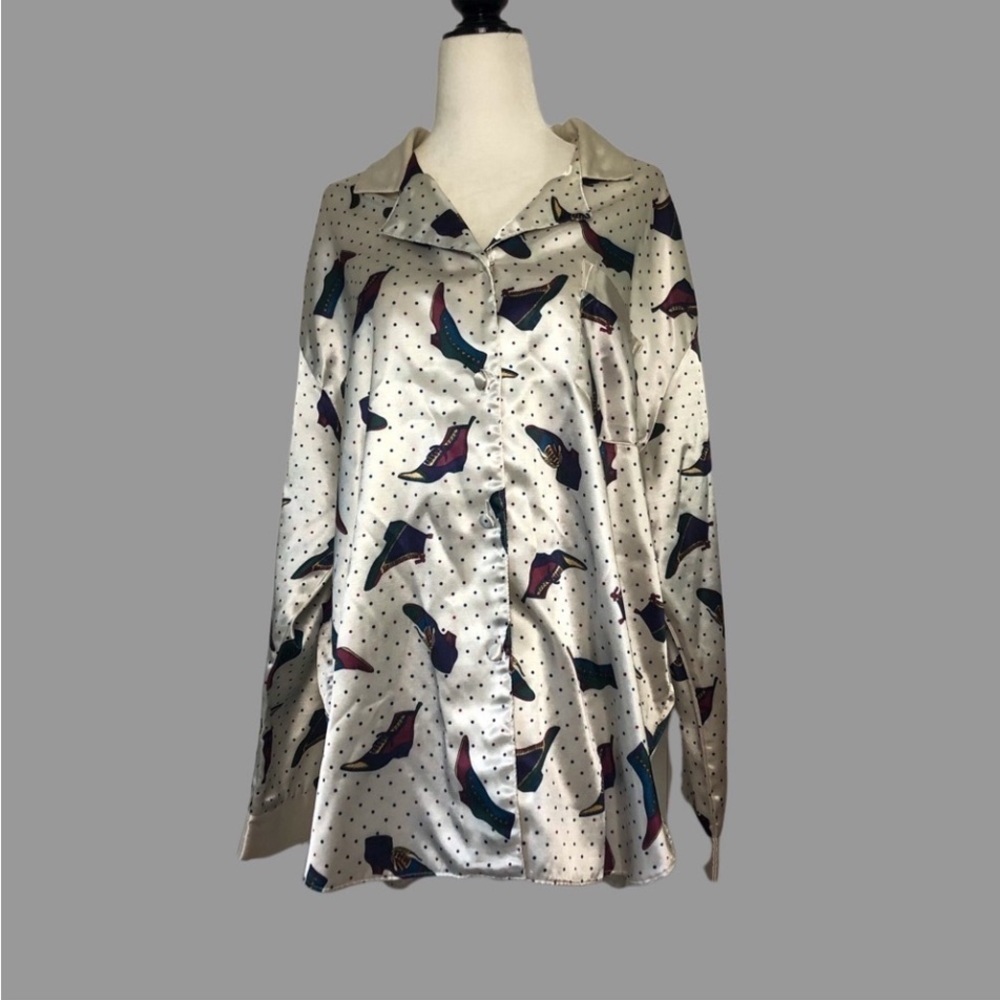 🤍 OS 🤍 Pyjama Top Vintage Shiny Buttondown Shoe Motif